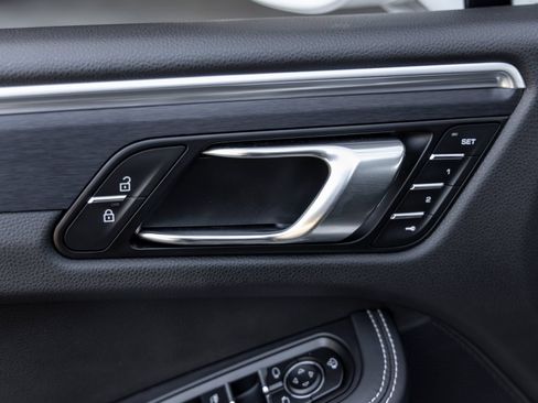 Certified 2023 Porsche Macan GTS AWD/4WD image 21
