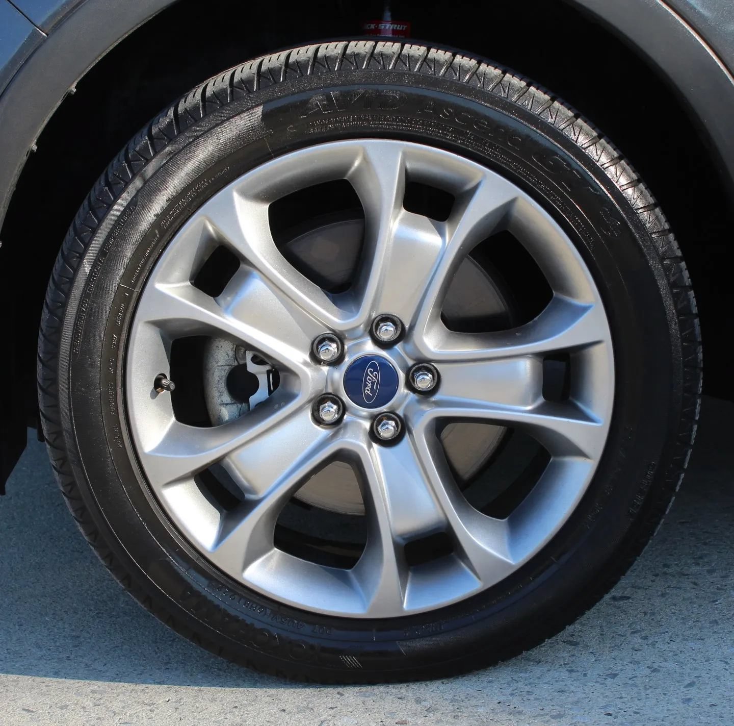 Used 2015 Ford Escape Titanium AWD/4WD image 9