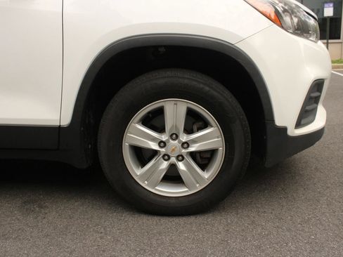 Used 2017 Chevrolet Trax LS AWD/4WD image 4