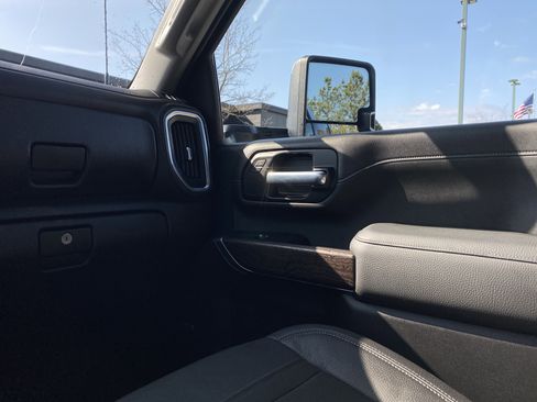 Used 2021 GMC Sierra 3500 Denali w/ Denali Ultimate Package image 19