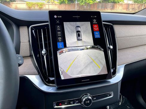 New 2026 Volvo XC90 B6 Plus w/ Protection Package Premier image 20