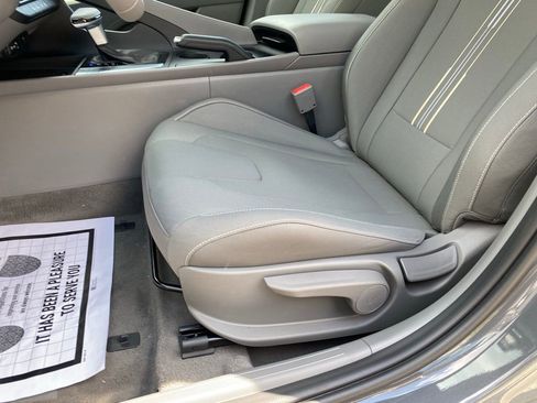Used 2026 Hyundai Elantra Sport FWD image 22