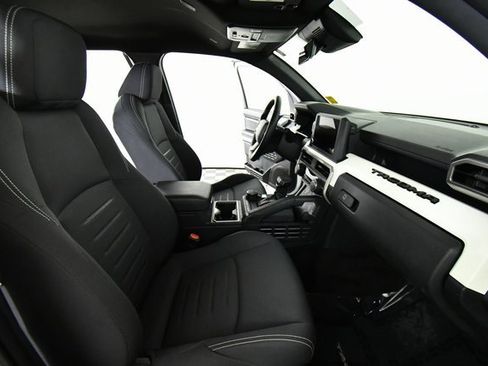 Used 2024 Toyota Tacoma TRD Off-Road image 22