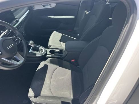 Certified 2024 Kia Forte LXS w/ LXS Technology Package image 17