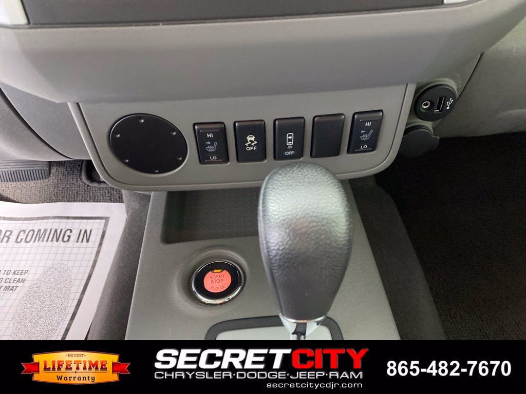 Used 2021 Nissan Frontier SV w/ Midnight Edition Floor Mats RWD image 21