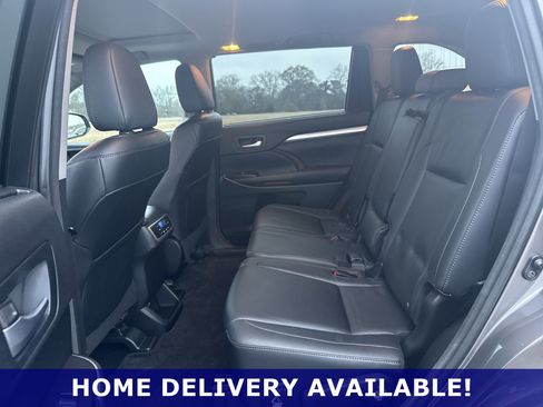 Used 2016 Toyota Highlander XLE image 22