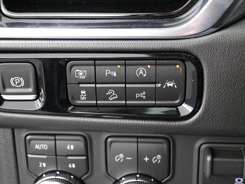 New 2026 GMC Yukon Denali w/ Denali Reserve Package AWD/4WD image 40