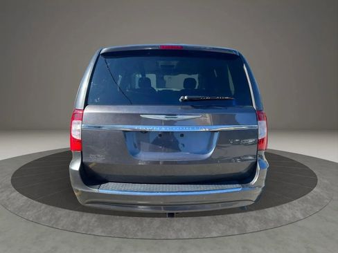 Used 2016 Chrysler Town & Country Touring w/ Driver Convenience Group FWD image 6