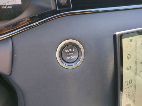 Used 2024 Land Rover Range Rover Evoque S image 23