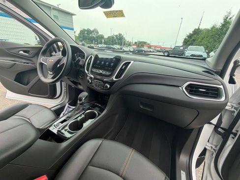 Used 2024 Chevrolet Equinox Premier FWD image 29