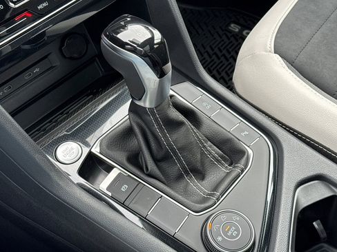 New 2026 Volkswagen Taos SE AWD/4WD image 21