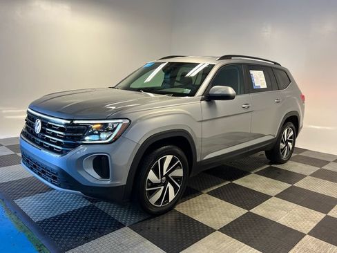 Certified 2025 Volkswagen Atlas SE AWD/4WD image 3