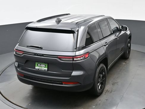 Used 2024 Jeep Grand Cherokee Altitude AWD/4WD image 41