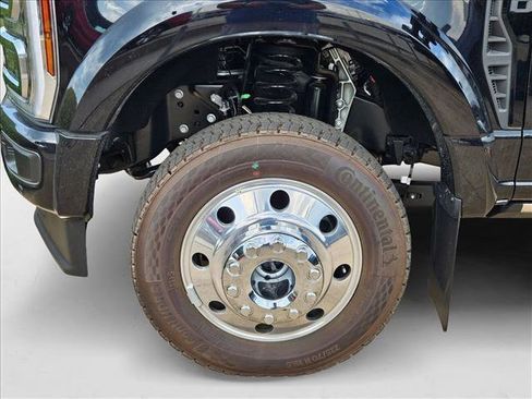 New 2025 Ford F450 Platinum w/ FX4 Off-Road Package image 10