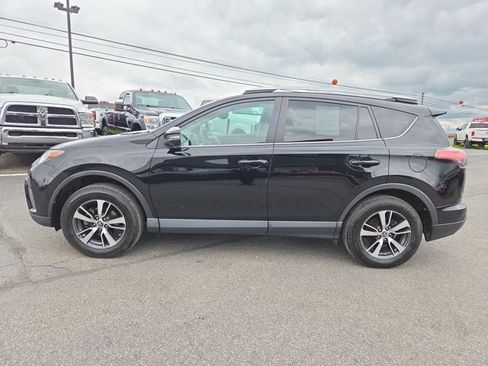 Used 2017 Toyota RAV4 XLE AWD/4WD image 3