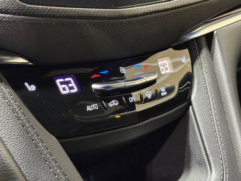 Used 2021 Cadillac XT6 Luxury image 30