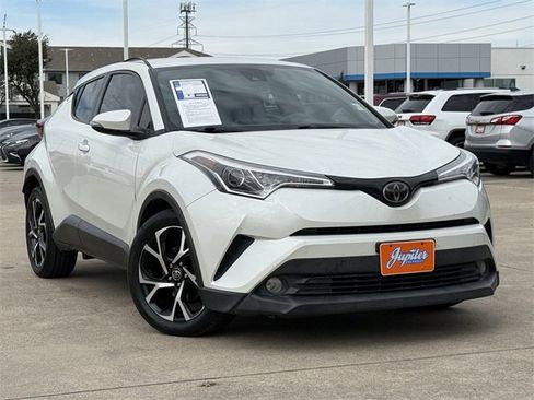 Used 2018 Toyota C-HR XLE image 2