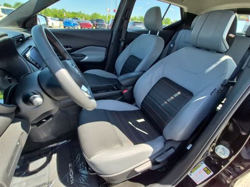 Used 2023 Nissan Kicks SR w/ SR Premium Package FWD image 10