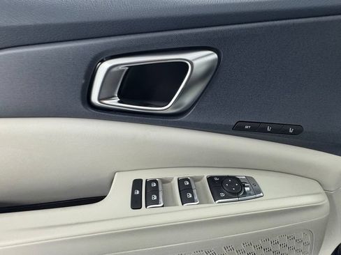 New 2026 Kia Carnival EX FWD image 22