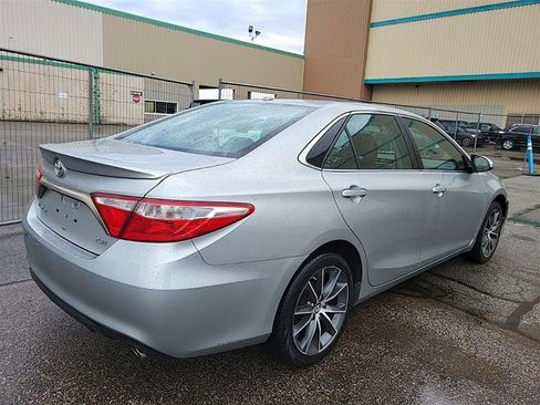 Used 2016 Toyota Camry XSE w/ Moonroof Package FWD image 4