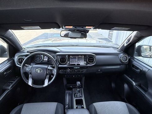 Used 2022 Toyota Tacoma TRD Off-Road image 29