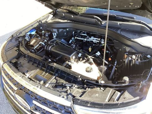 Used 2021 Ford Explorer XLT w/ Equipment Group 202A image 24