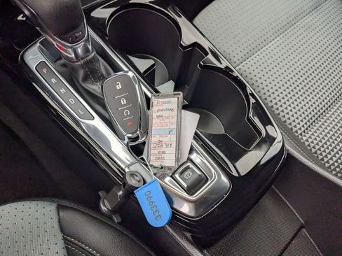 Used 2025 Chevrolet Trax LT w/ LT Convenience Package image 30