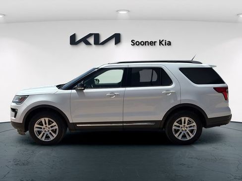 Used 2018 Ford Explorer XLT w/ Equipment Group 201A AWD/4WD image 3