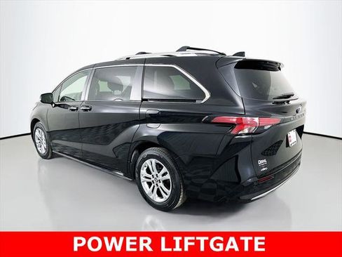 Certified 2024 Toyota Sienna Platinum image 9