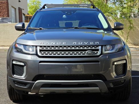 Used 2017 Land Rover Range Rover Evoque SE image 4