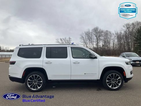 Used 2023 Jeep Wagoneer Series III w/ Premium Group I AWD/4WD image 24
