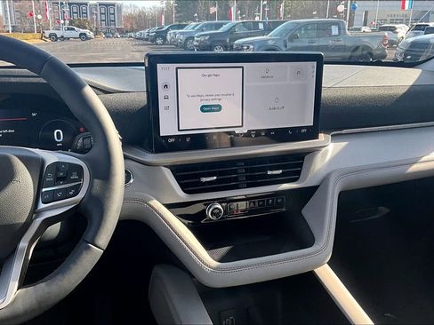 New 2026 Ford Explorer Active w/ Active Comfort Package image 7