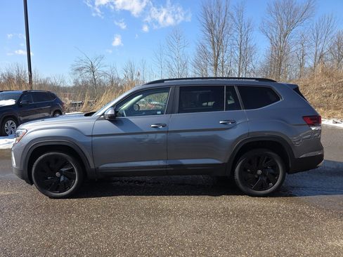 New 2024 Volkswagen Atlas SE image 9