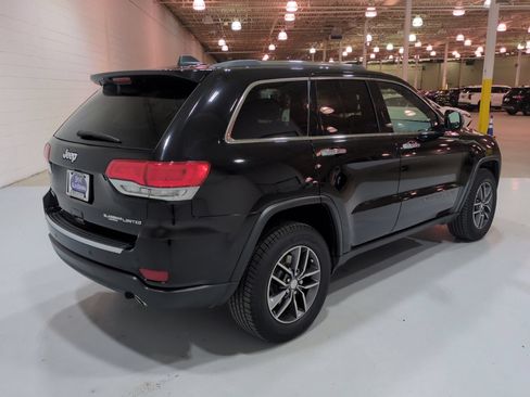 Used 2017 Jeep Grand Cherokee Limited AWD/4WD image 3