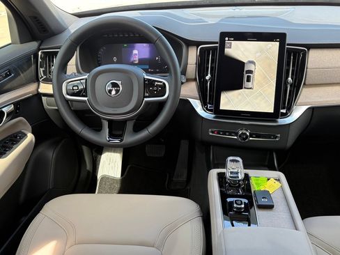 New 2026 Volvo XC90 B6 Plus w/ Protection Package Premier AWD/4WD image 12