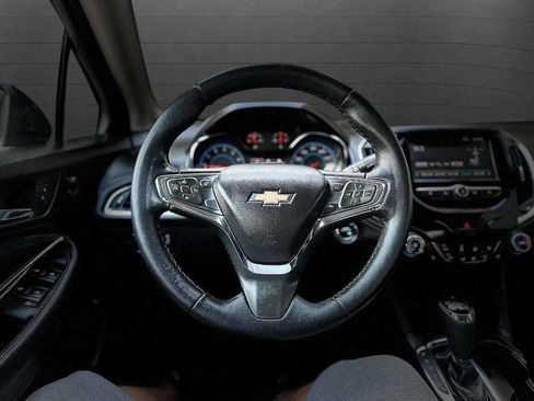 Used 2017 Chevrolet Cruze Premier image 10