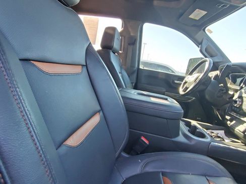 Used 2022 GMC Sierra 2500 AT4 w/ AT4 Premium Plus Package AWD/4WD image 5