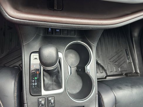 Used 2019 Toyota Highlander XLE image 21