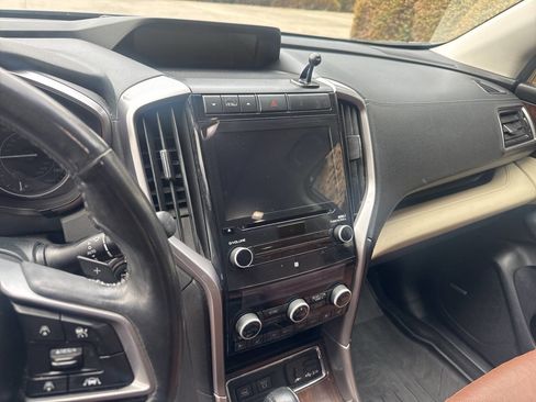 Used 2019 Subaru Ascent Touring w/ Popular Package #2A image 19