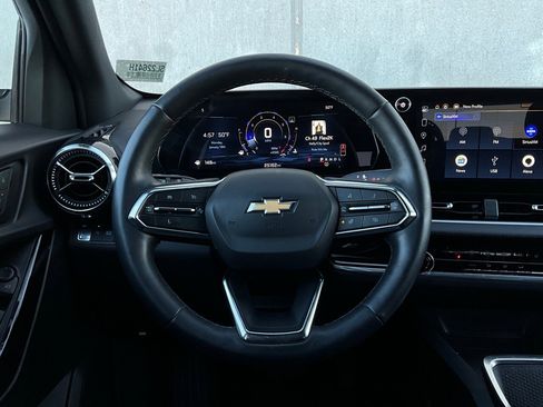 Used 2025 Chevrolet Equinox LT image 31