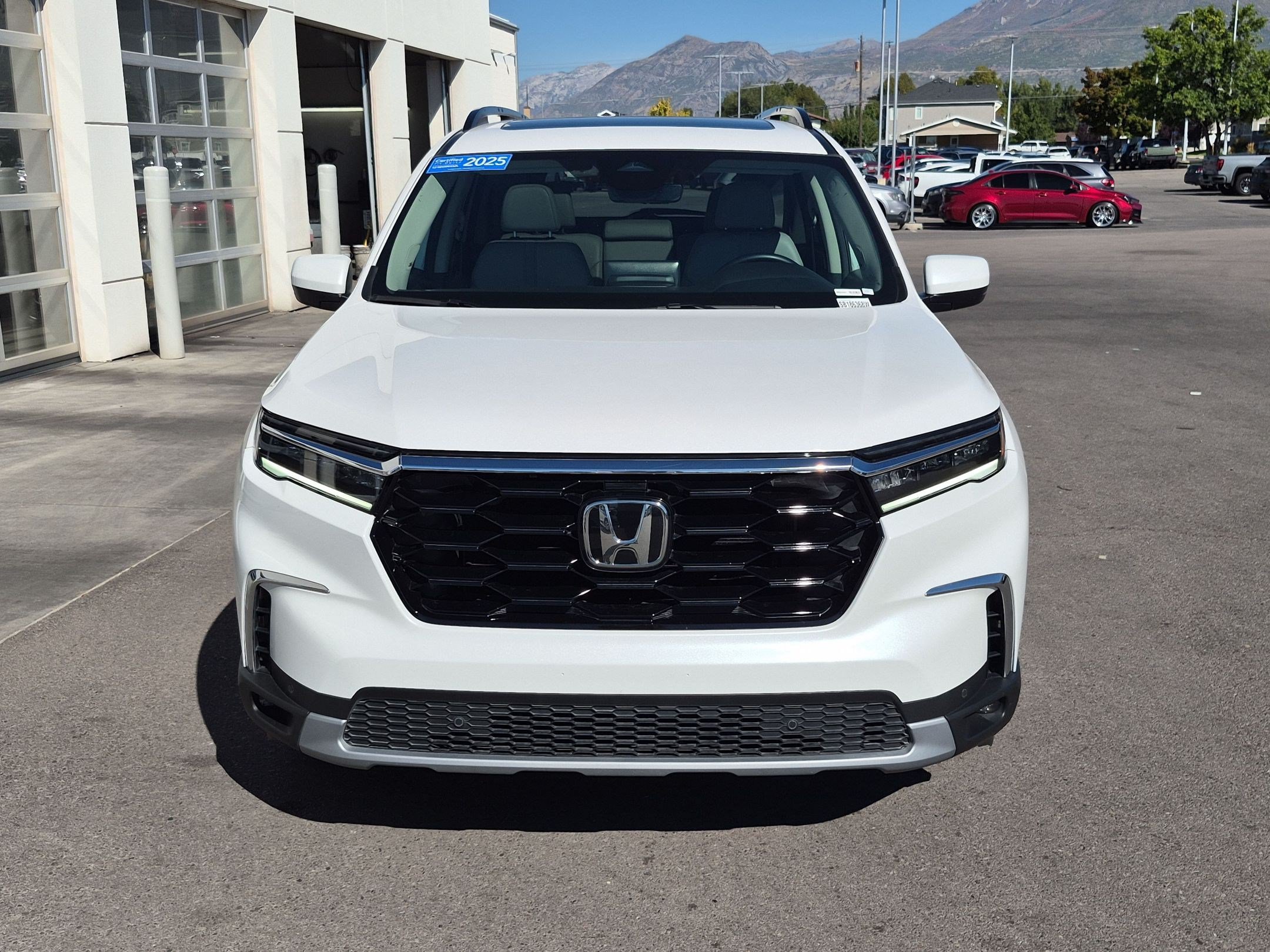 Certified 2025 Honda Pilot Touring image 11