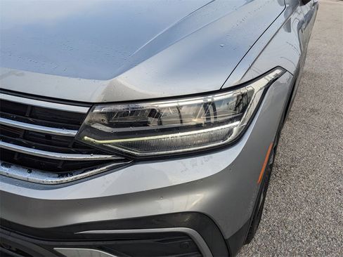 Certified 2023 Volkswagen Tiguan SE image 12