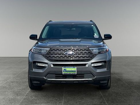 Used 2023 Ford Explorer XLT w/ Equipment Group 202A AWD/4WD image 2