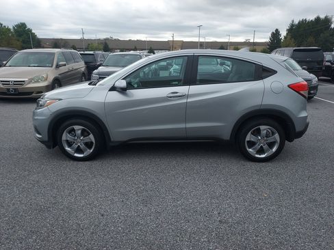 Used 2019 Honda HR-V LX image 8