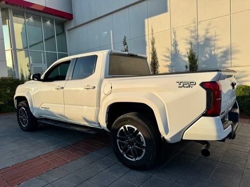 Used 2024 Toyota Tacoma TRD Sport AWD/4WD image 12