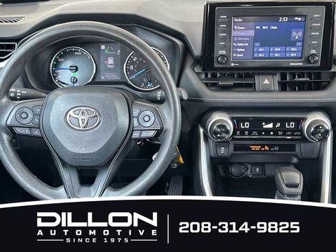Used 2022 Toyota RAV4 LE AWD/4WD image 16