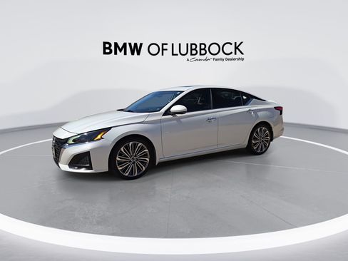 Used 2024 Nissan Altima 2.5 SL FWD image 5