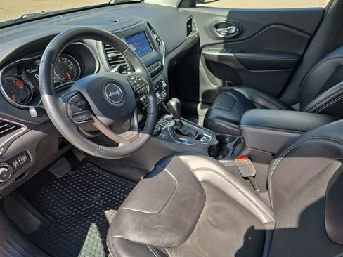 Used 2020 Jeep Cherokee Latitude Plus w/ Cold Weather Group AWD/4WD image 15