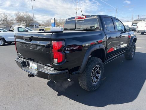 New 2026 Chevrolet Colorado ZR2 w/ Technology Package AWD/4WD image 3