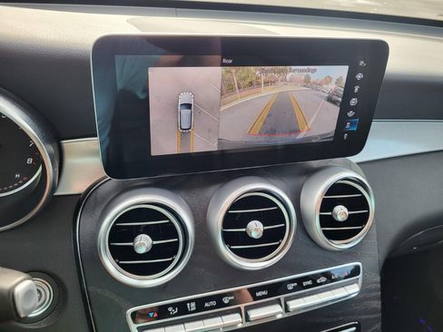 Used 2021 Mercedes-Benz GLC 300 image 19